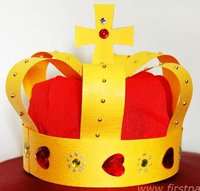 Yellow paper crown with red center