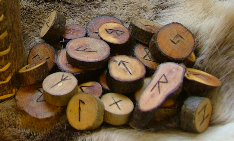 Spirit of Old: Native Corresponding Runes ... One set available!