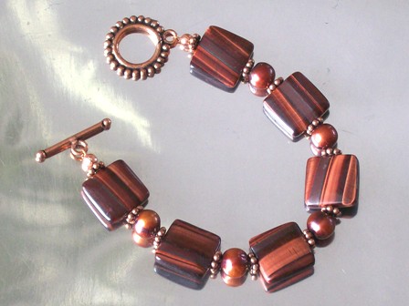Coppery tiger eye square beads and large copper freshwater pearls, bracelet - $24
