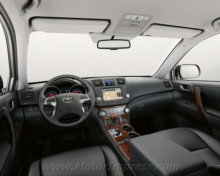 2011 Toyota Kluger Interior Design