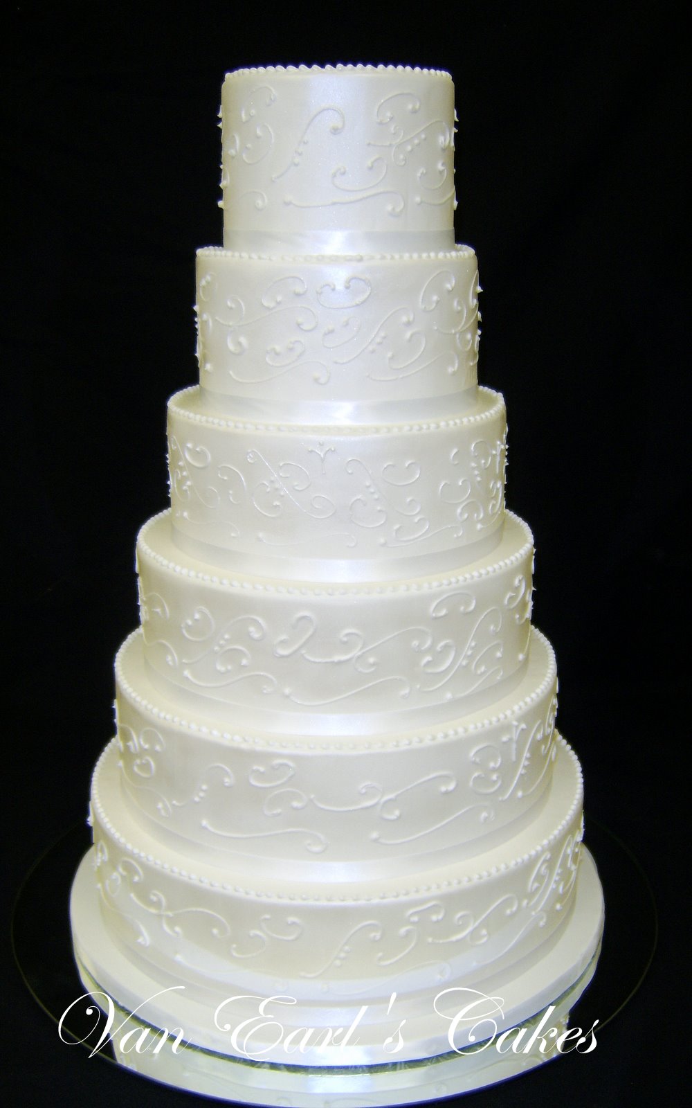 Van Earl s Cakes  Six Tier White  Wedding  Cake 