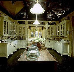 The Hunt: Obsession Du Jour: the house from Practical Magic