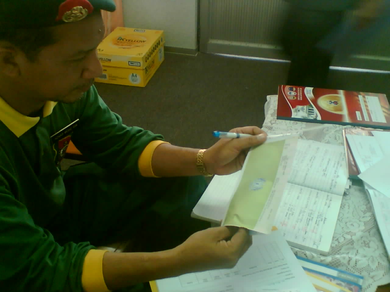 Cikgu Zuhairi Manong Akses Slip Gaji