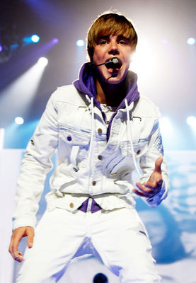 Justin Bieber Fashion 101: Justin Bieber in Clean Cool White Jacket and