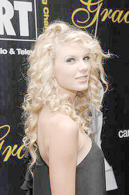 [taylor+swift+biography+7.jpg]