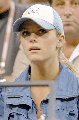 [brooklyn+decker+sexy.jpg]