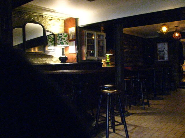 Janelf's 52 bars 52 beers: Bonus Bar 1 - Grumpy's Montreal