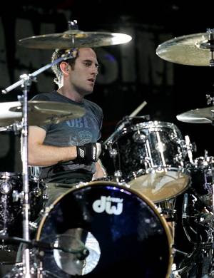 SIMPLE PLAN: ♥ Chuck Comeau ♥