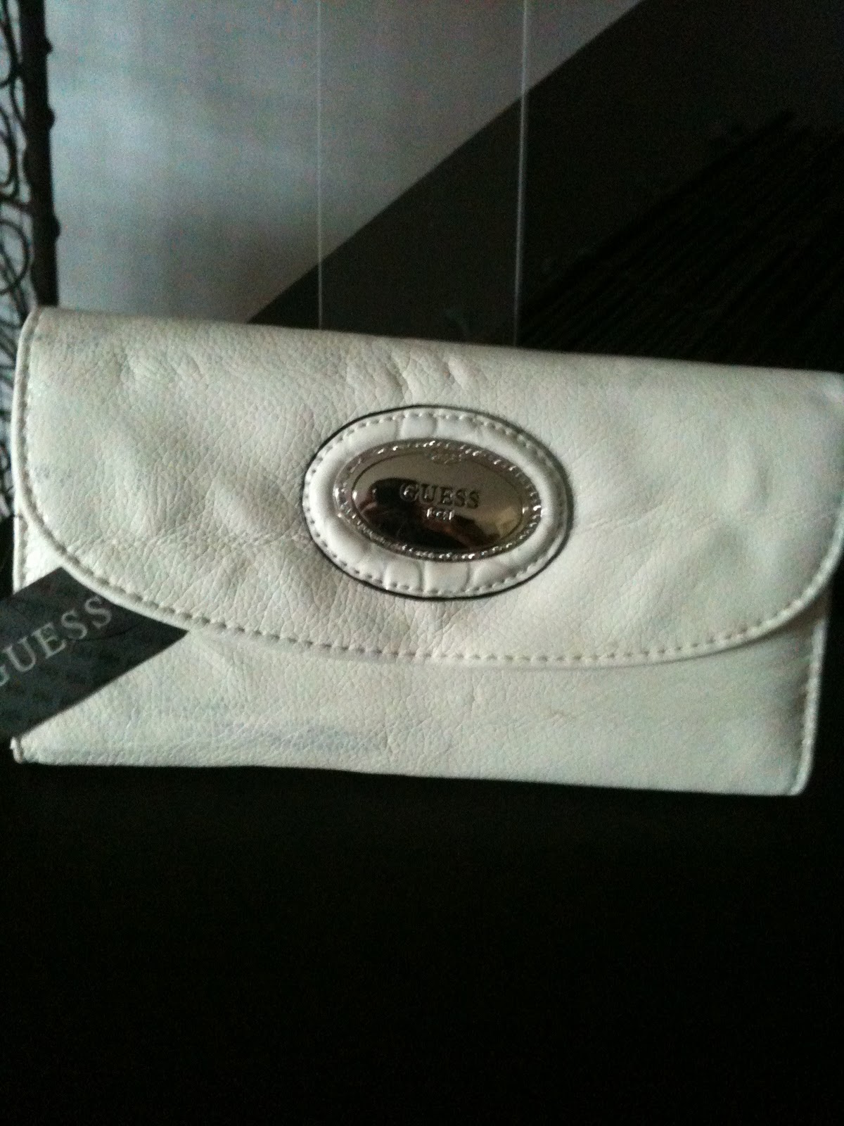 PORTEFEUILLE GUESS BLANC GRAND MODELE