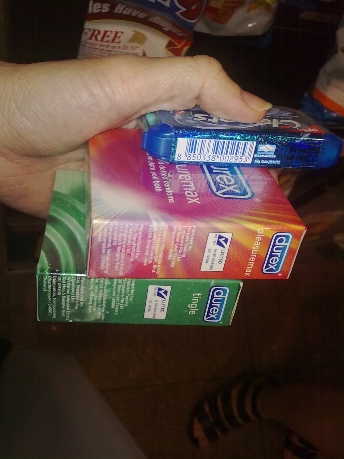 jolin she was far far outside the 7 eleven store