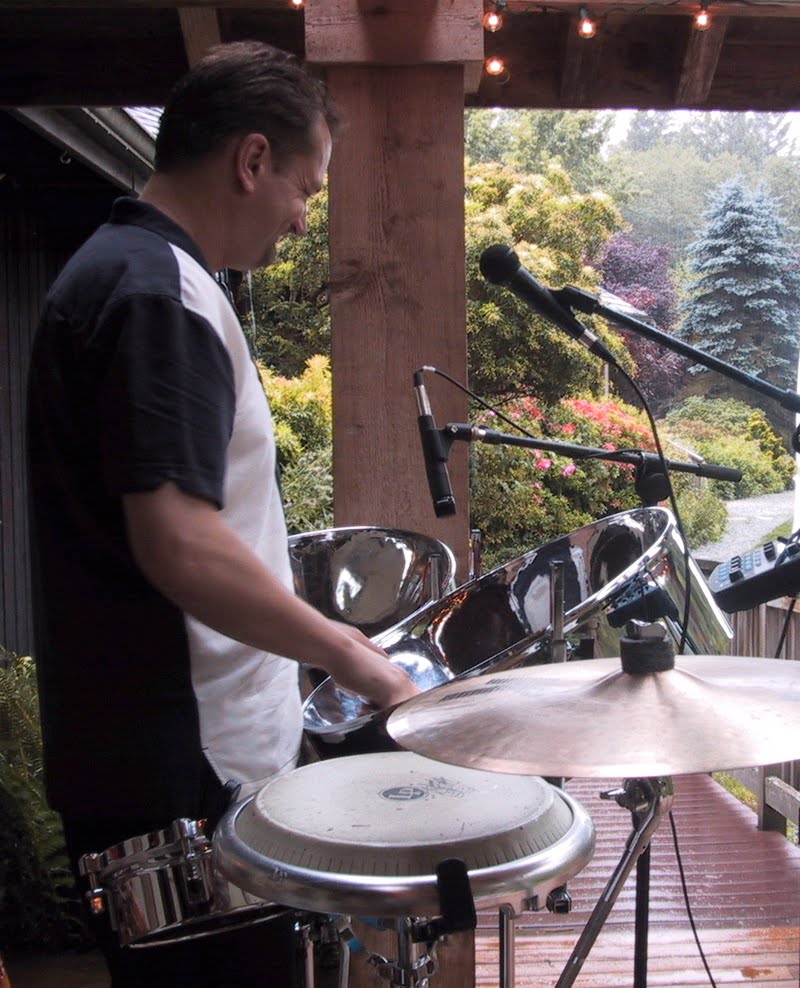 ORMOLULU summer wedding in the summer rain