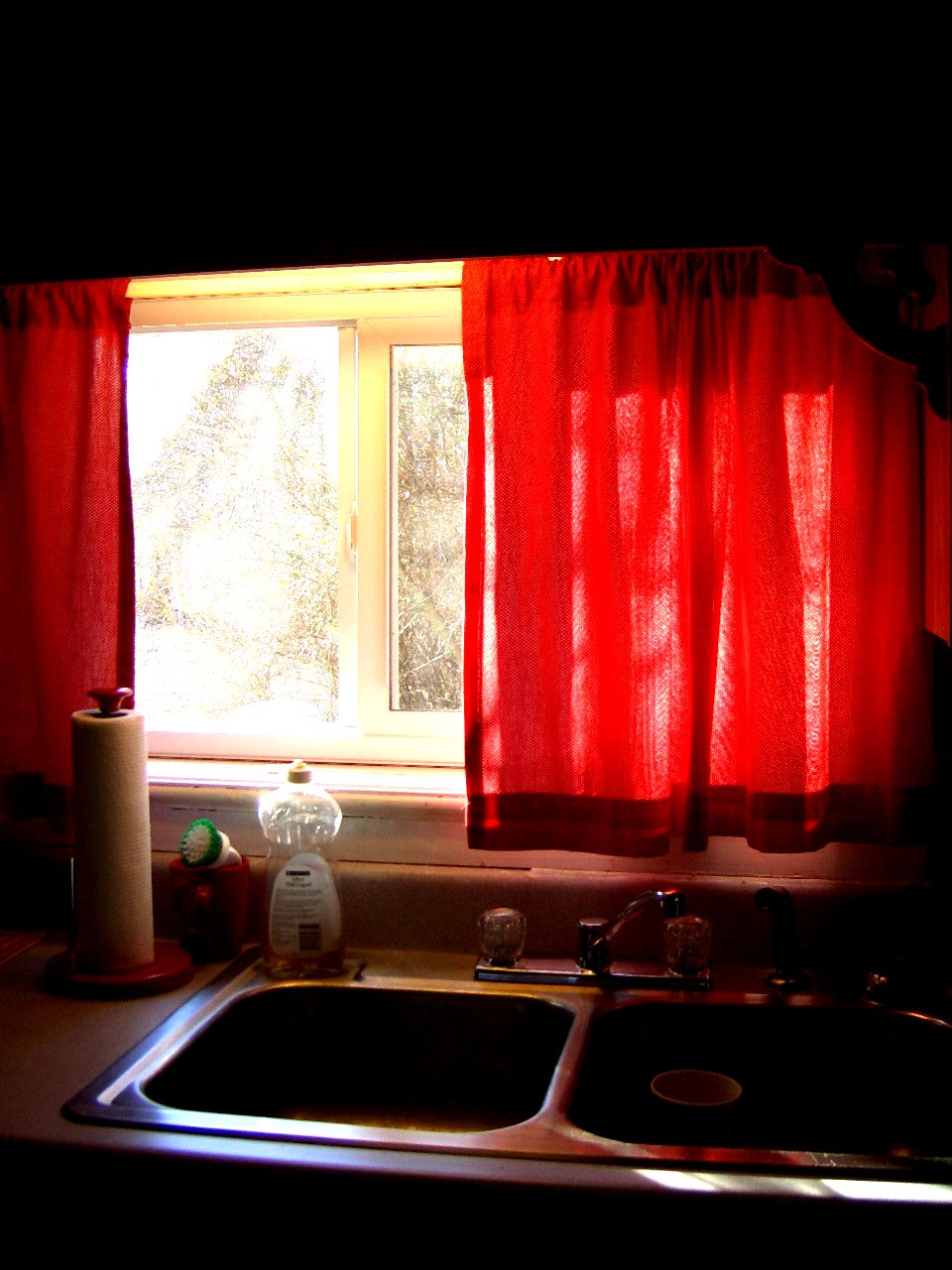 [the+red+curtains.jpg]