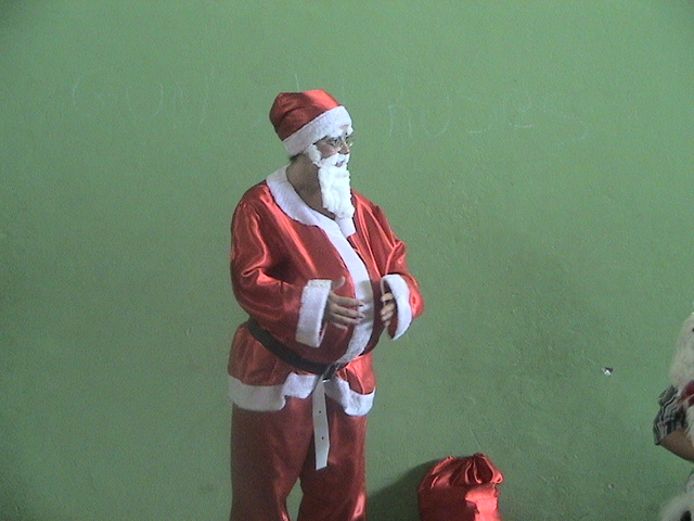 Professora Vania vestida de papai Noel