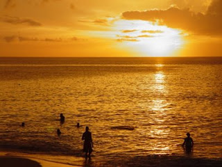 O pôr do sol na cidade me fez viajar até o mar