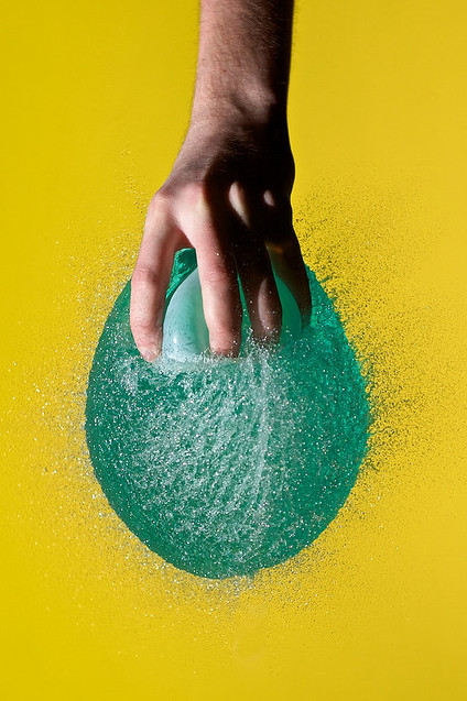 Randomnies: Amazing bursting baloons photography by Edward Horsford