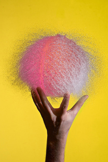 Randomnies: Amazing bursting baloons photography by Edward Horsford