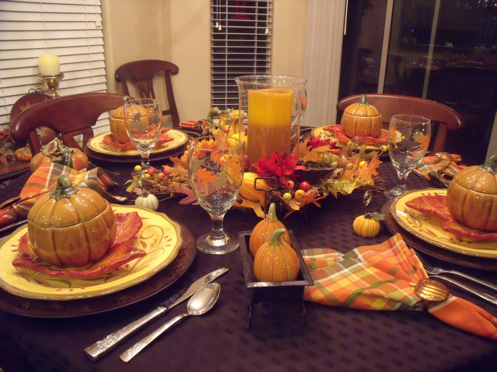 Thinkin' of Home: Pumpkin Tablescape