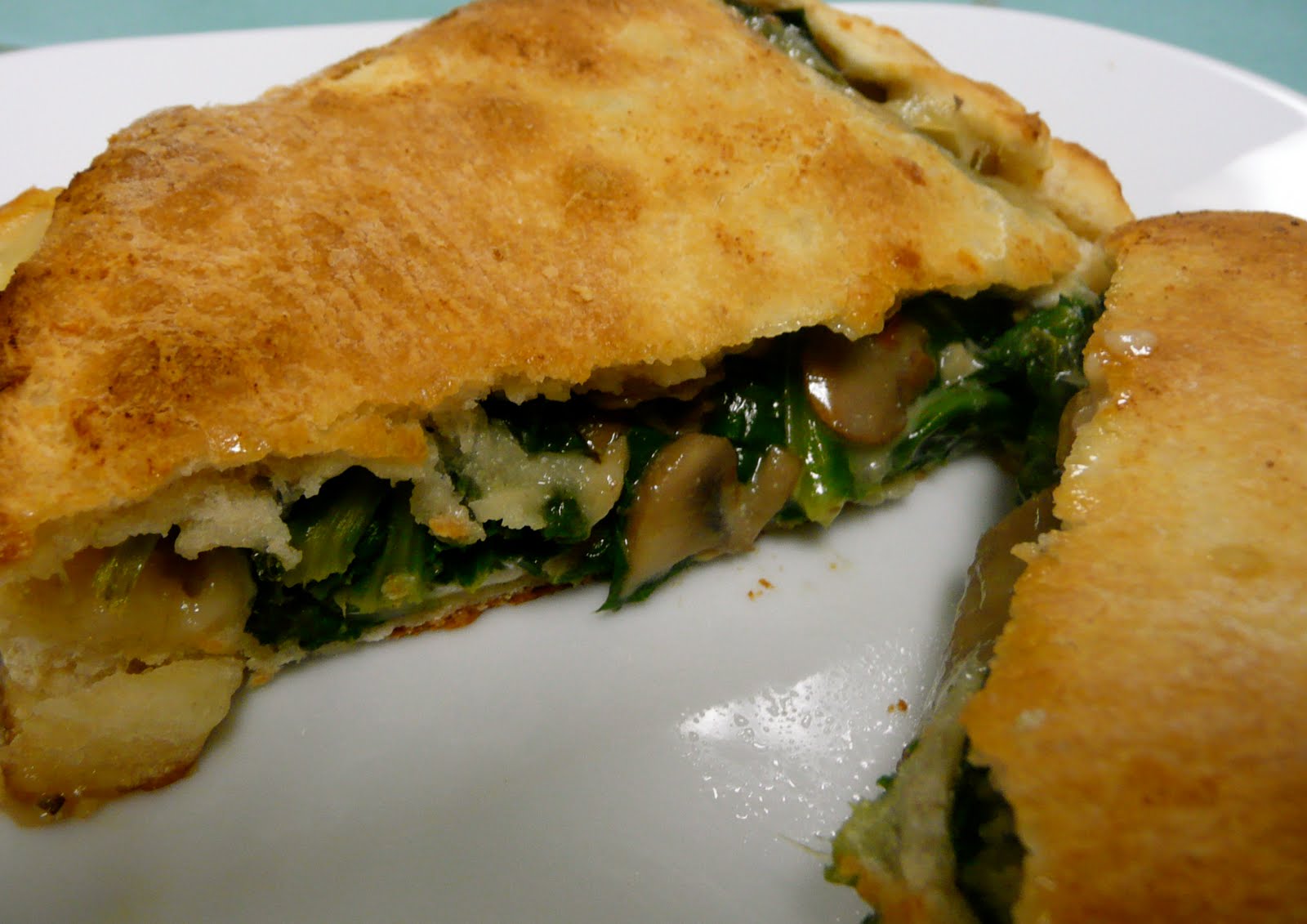 I Cook the Recipes ThreeCheese Mushroom and Spinach Calzone