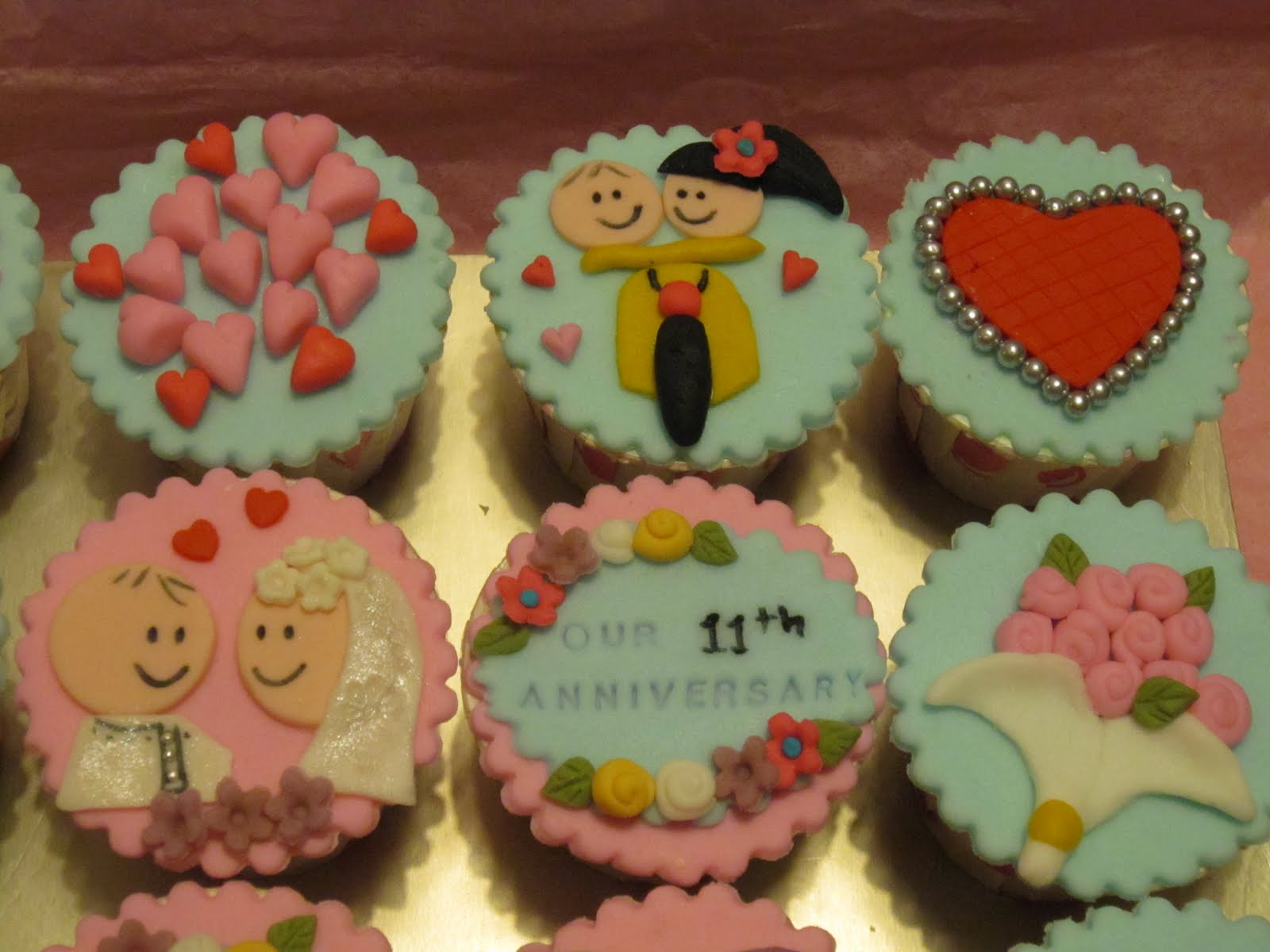 Cake2U Anniversary cupcakes