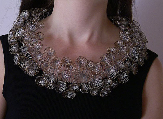 [wire+necklace.jpg]