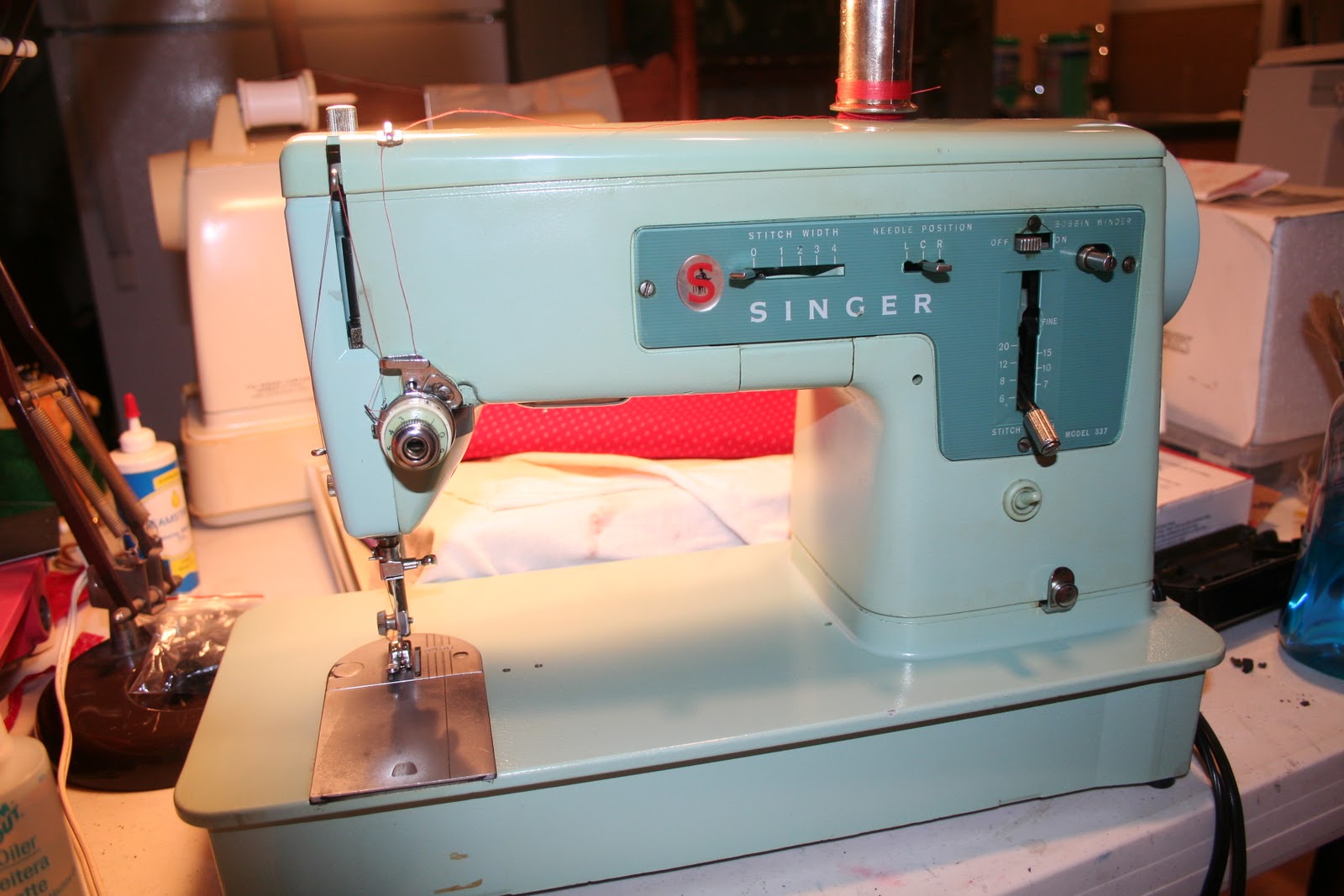 Stay Sew Creative: The Singer 337 - One Cute Sewing Machine