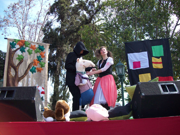 Lorena Carvajal Cuentacuentos chilena/Actriz/Titiritera