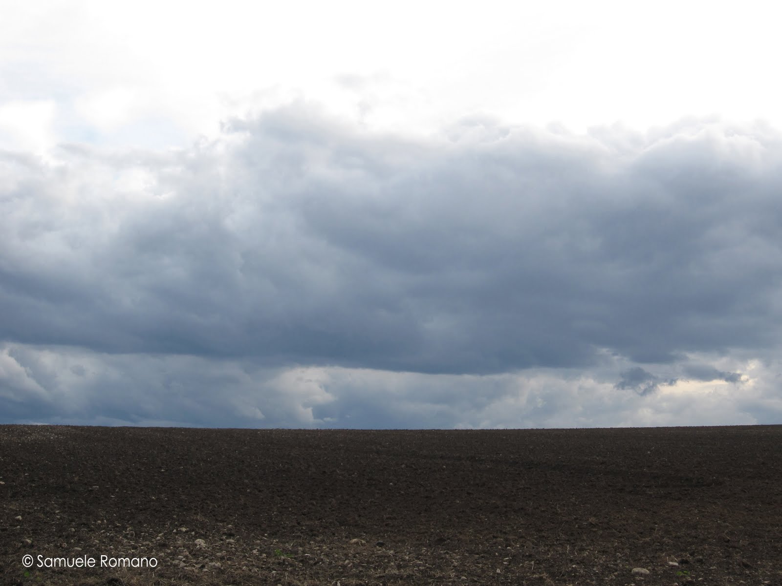 Difference between ips and ups