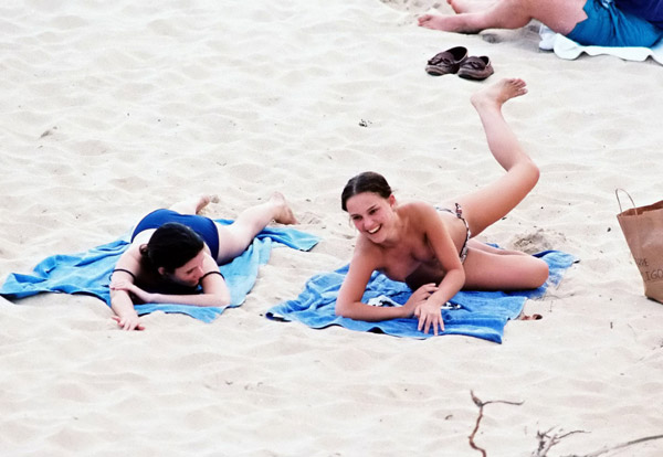 Poweee Flickz Natalie Portman Topless On The Beach