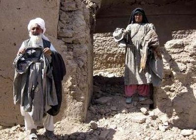 [hold_belongings_after_us_attack.jpe]