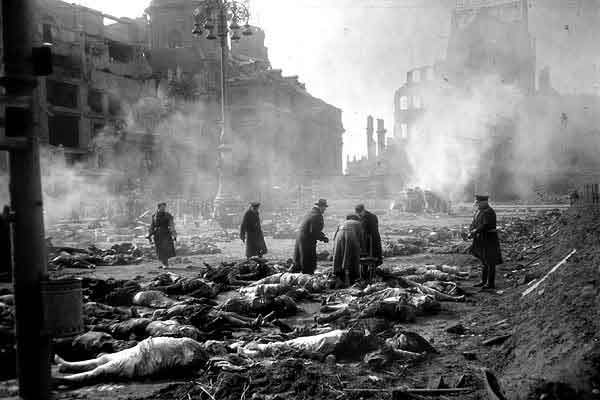 [BombingofDresden-dead2.jpg]