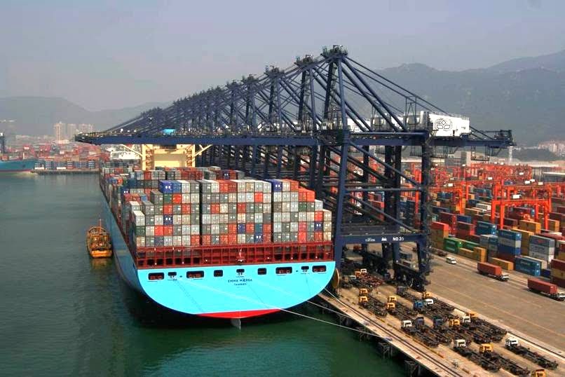 transpress nz Maersk's giant container ships for Walmart's imports