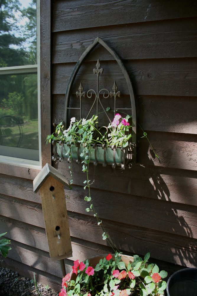 [porchvinette_4597.jpg]