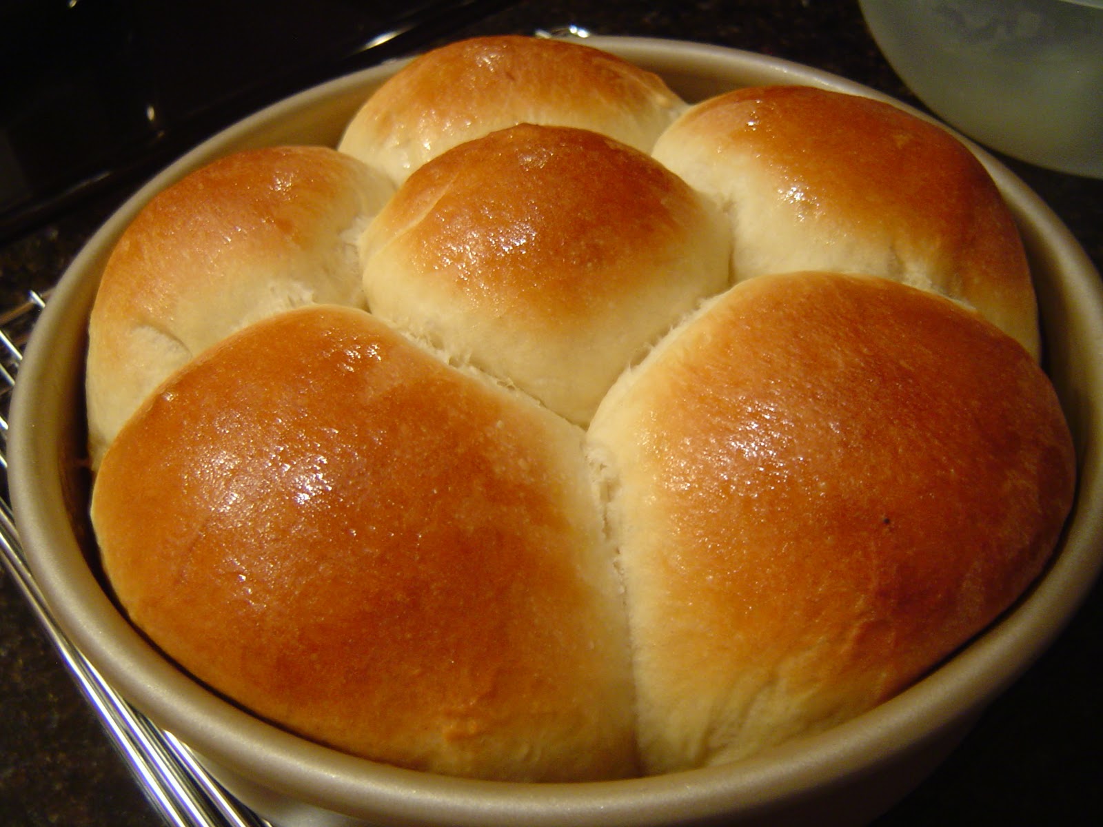 Aly's Everyday Eats: Honey Yeast Rolls