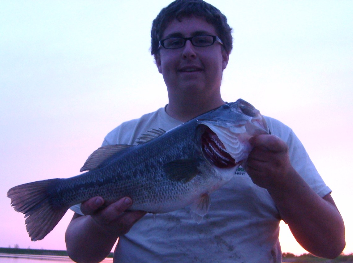 [Fishing+at+the+Lake+035.JPG]