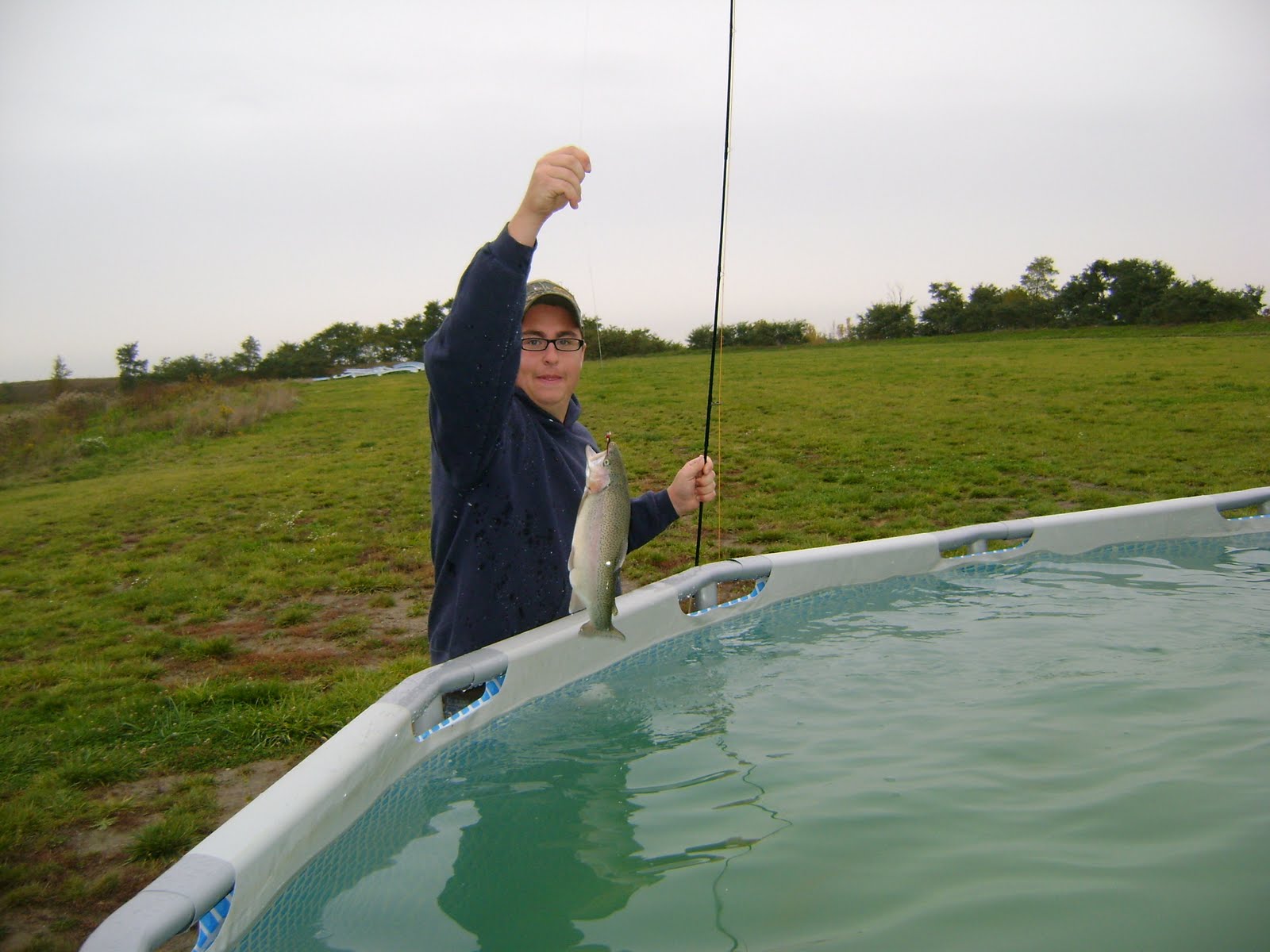 [fish+stocking+031.JPG]