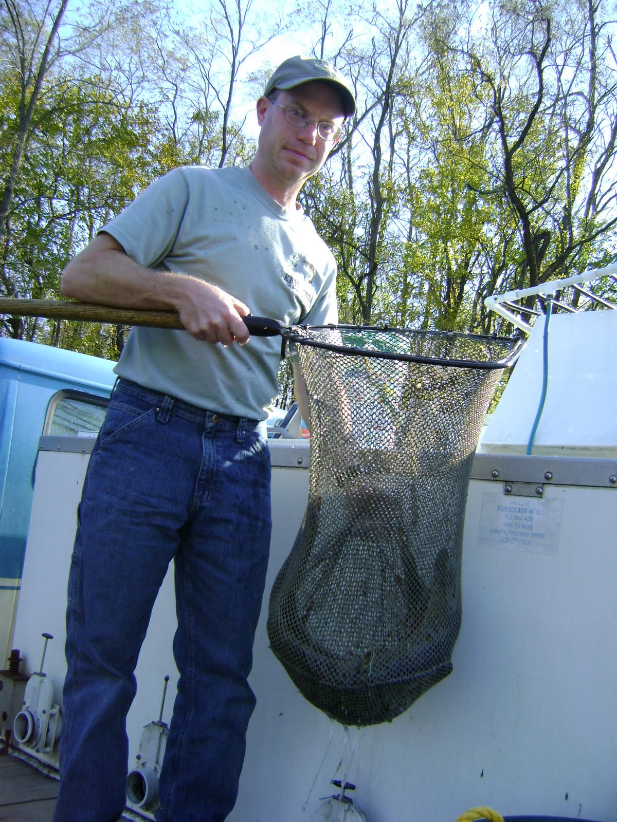 [fish+stocking+010.JPG]