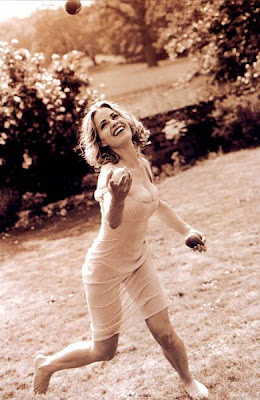 Destination Hot!: Elisabeth Shue 9
