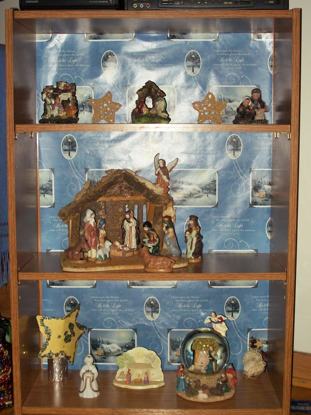 [nativity+shelf.jpg]