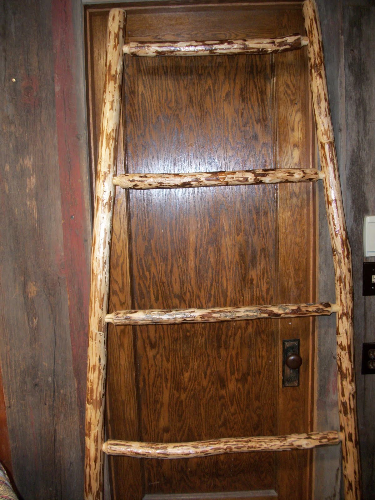 Willow Lake Stitches Rustic Log Quilt Ladder