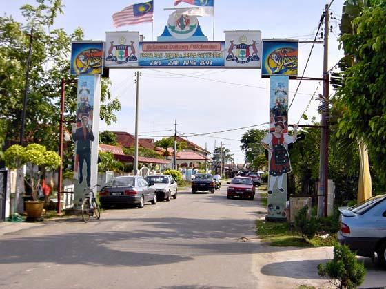 [1155396-Portuguese_descendents-Melaka.jpg]