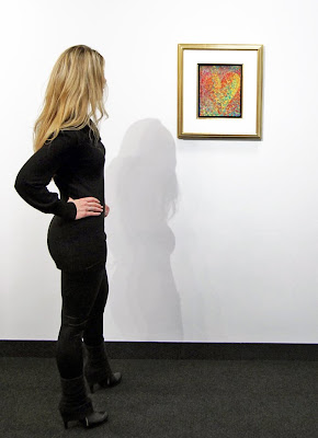 all black outfit in an art gallery with jim dine heart paintings posing with the art in 2008 style