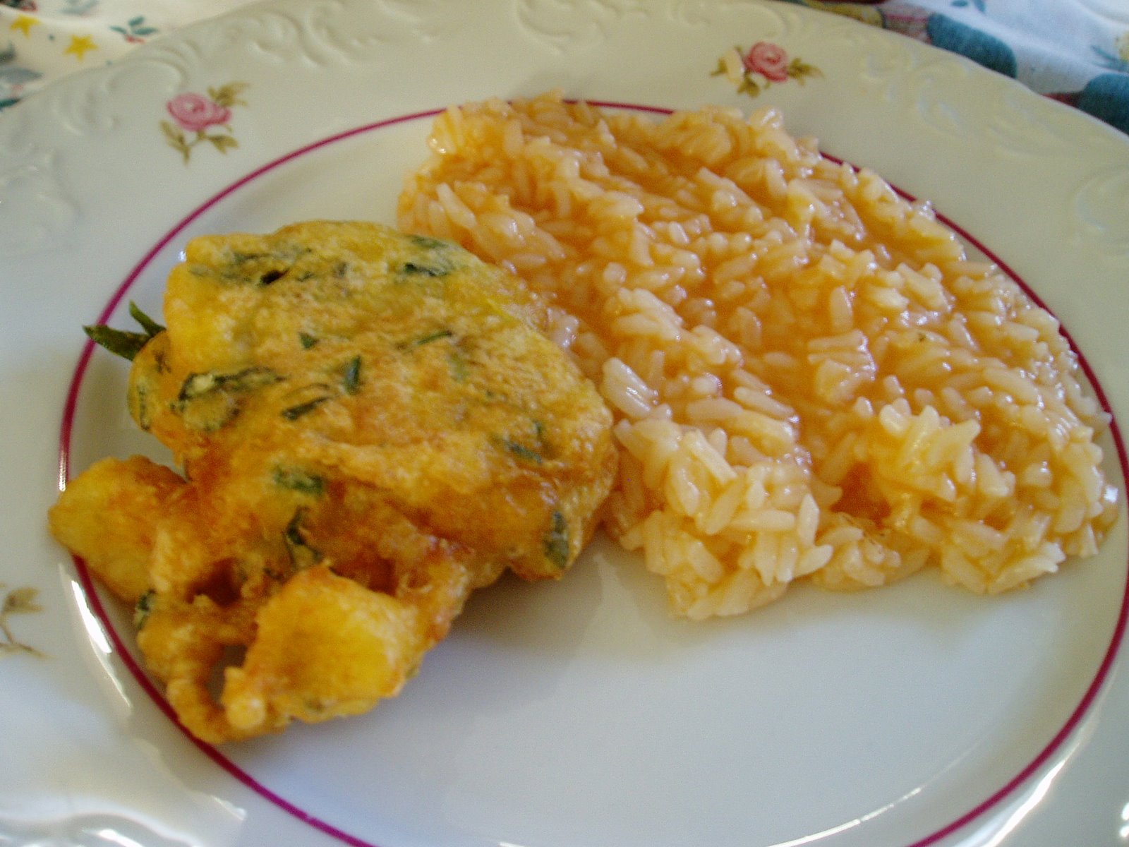 [arroz+de+tomate+com+pataniscas+de+bacalhau.JPG]