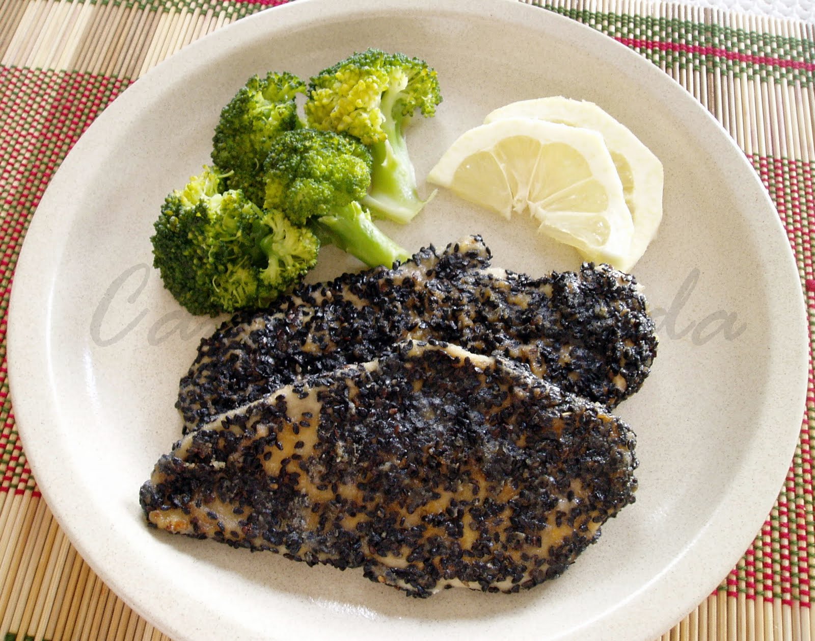 [Filetes+de+frango+com+sementes+de+gergelimP.jpg]