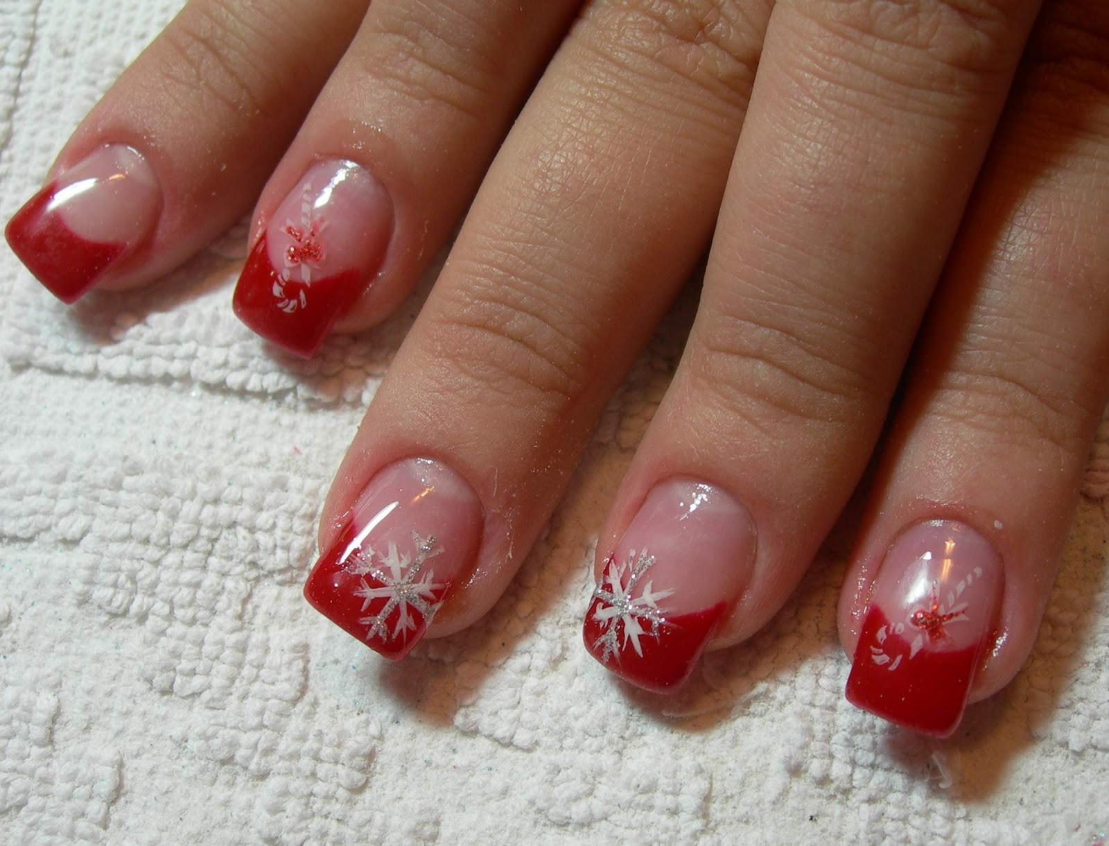 Julia Nail Boutique Manichiura perfecta pentru