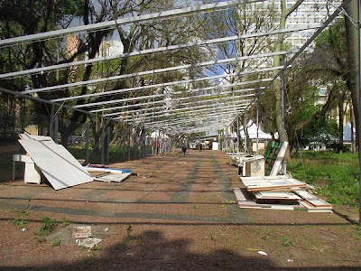 preparativos para a Feira do Livro