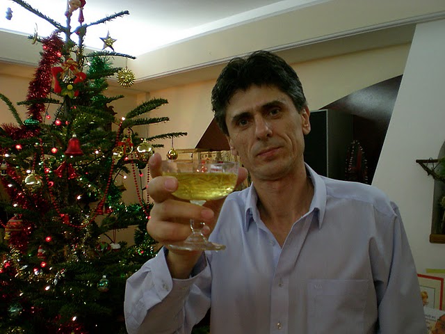 [dan_badea_revelion+fara+masca.jpg]