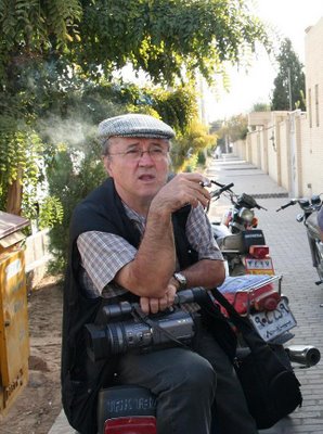 [Ion+Cristoiu+Iran+Motocicleta+Roncea+1.JPG]