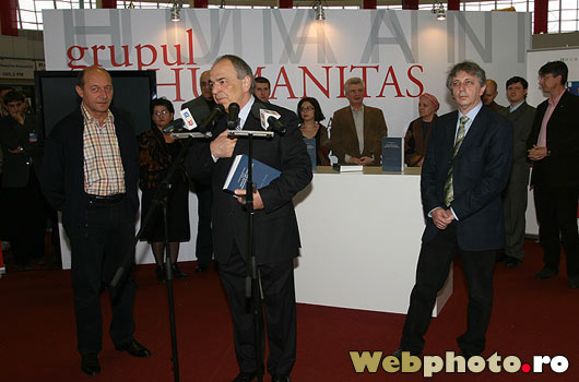 [basescu+liiceanu+tismaneanu++patapievici+kgb.jpg]