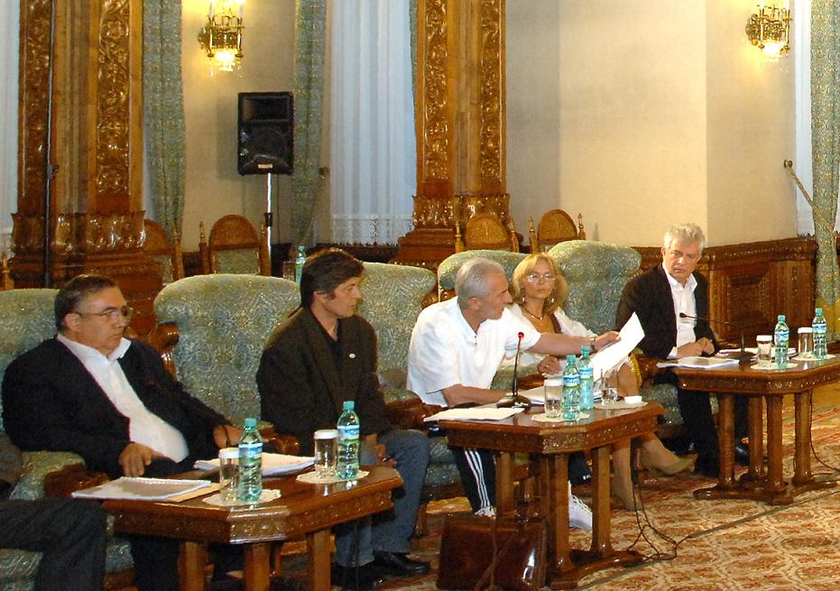 [Circul+de+la+Cotroceni+Maries+Voinea+KGB.jpg]