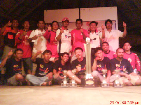 Champion Kedah Finale 4x4 International Chalengge 2009,saya 3 dari kiri ( Berdiri )